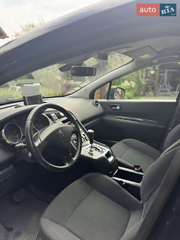 Микровэн Peugeot 5008 2015 в Ивано-Франковске