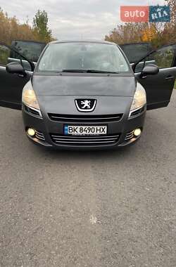 Микровэн Peugeot 5008 2010 в 
