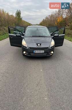 Peugeot 5008 2010
