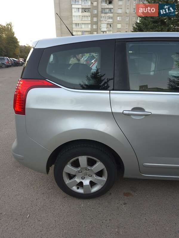 Микровэн Peugeot 5008 2011 в Львове фото 5 Микровэн Peugeot 5008 2011 в Львове