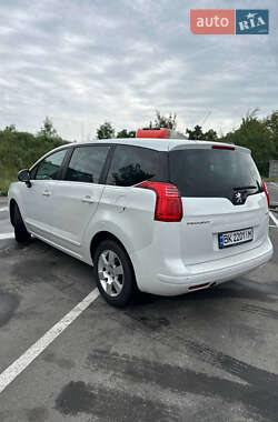 Микровэн Peugeot 5008 2011 в 