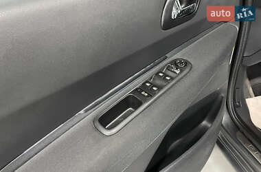 Мікровен Peugeot 5008 2011 в  фото 30 Мікровен Peugeot 5008 2011 в