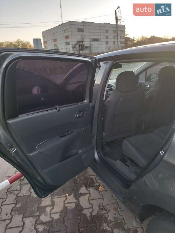 Микровэн Peugeot 5008 2013 в Львове