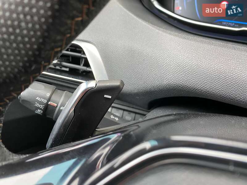 Позашляховик / Кросовер Peugeot 5008 2018 в Хмельницькому фото 25 Позашляховик / Кросовер Peugeot 5008 2018 в Хмельницькому