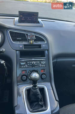 Микровэн Peugeot 5008 2009 в 