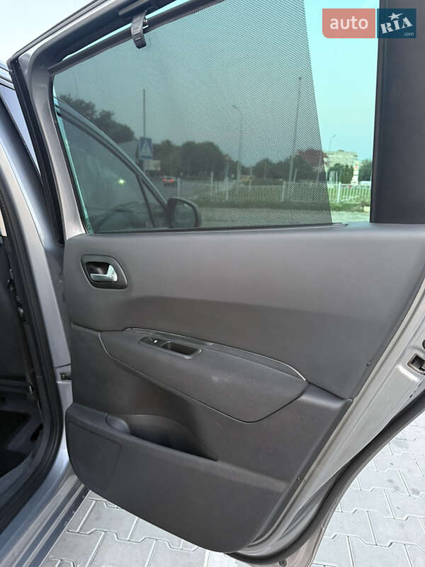 Микровэн Peugeot 5008 2014 в Калуше фото 25 Микровэн Peugeot 5008 2014 в Калуше