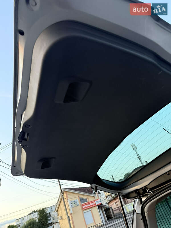 Микровэн Peugeot 5008 2014 в Калуше фото 31 Микровэн Peugeot 5008 2014 в Калуше