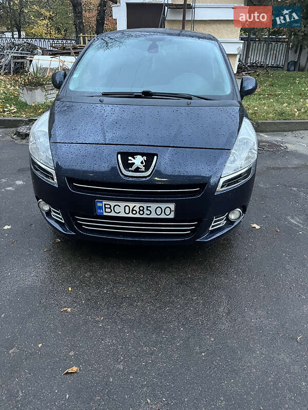 Микровэн Peugeot 5008 2010 в Львове