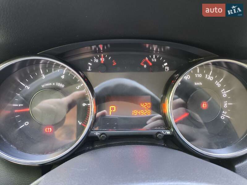 Микровэн Peugeot 5008 2012 в Калуше