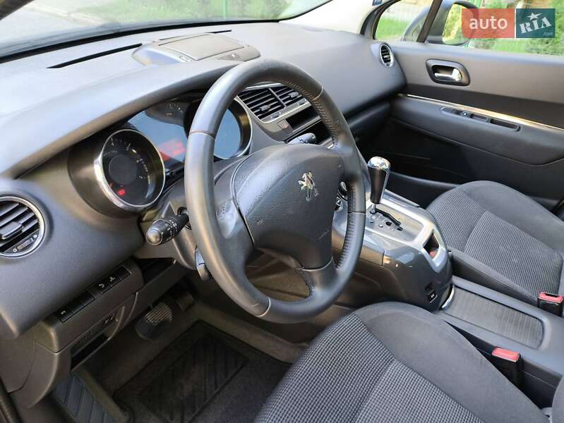 Микровэн Peugeot 5008 2012 в Калуше