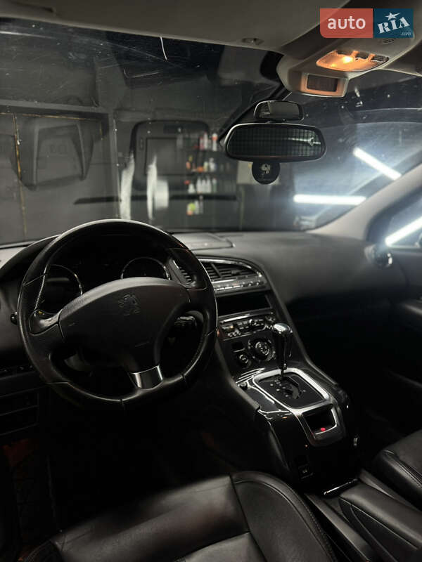 Микровэн Peugeot 5008 2011 в Львове