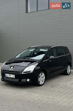 Микровэн Peugeot 5008 2011 в Сарнах