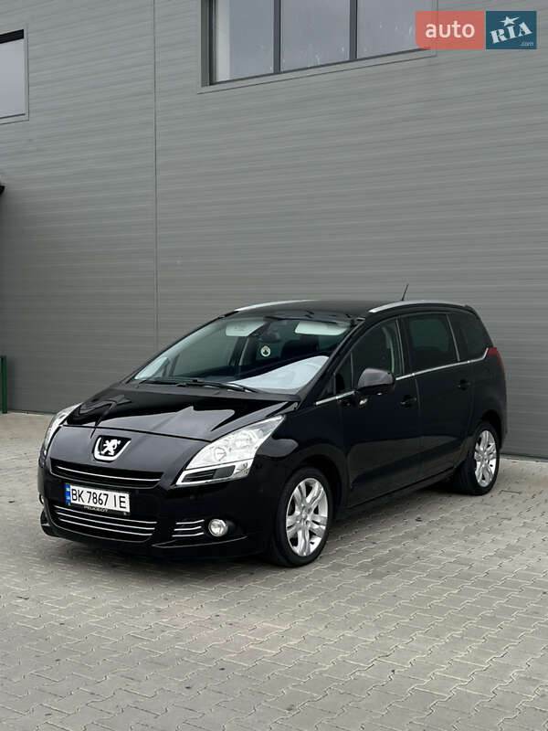 Peugeot 5008 2011