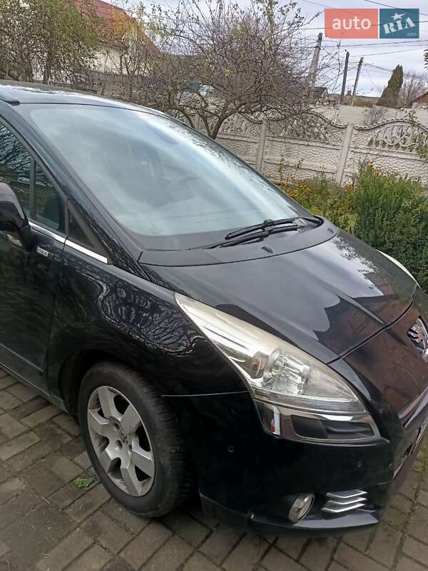 Микровэн Peugeot 5008 2013 в Житомире