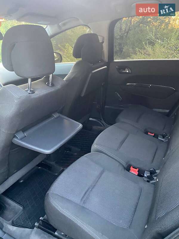 Микровэн Peugeot 5008 2010 в Владимире фото 3 Микровэн Peugeot 5008 2010 в Владимире