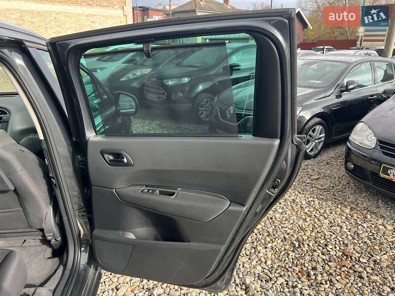 Микровэн Peugeot 5008 2015 в Коломые