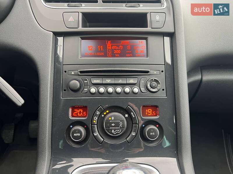 Микровэн Peugeot 5008 2015 в Коломые