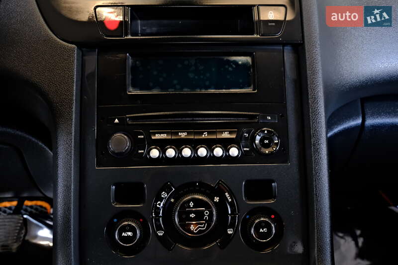 Микровэн Peugeot 5008 2014 в Одессе