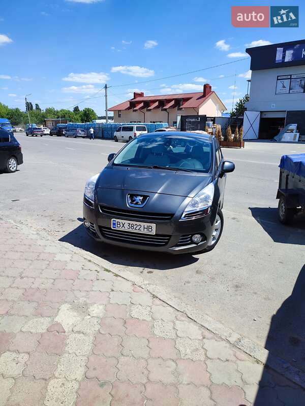 Микровэн Peugeot 5008 2013 в Каменец-Подольском