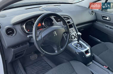 Микровэн Peugeot 5008 2015 в Дубно