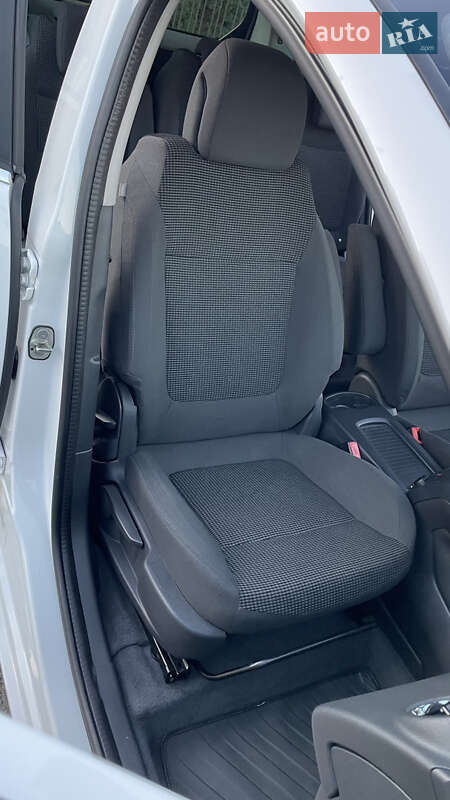 Микровэн Peugeot 5008 2015 в Дубно фото 15 Микровэн Peugeot 5008 2015 в Дубно