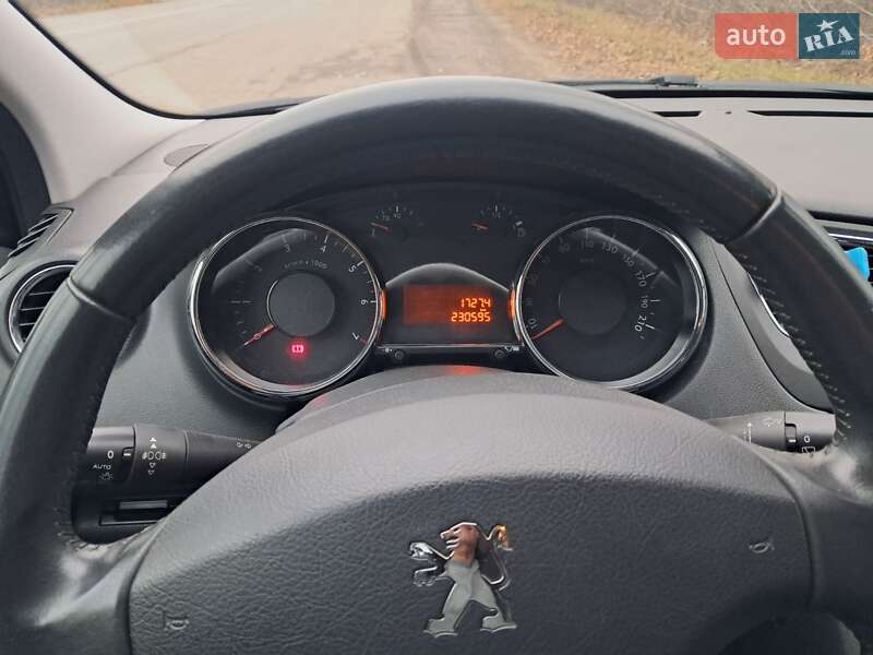 Мікровен Peugeot 5008 2011 в Козятині