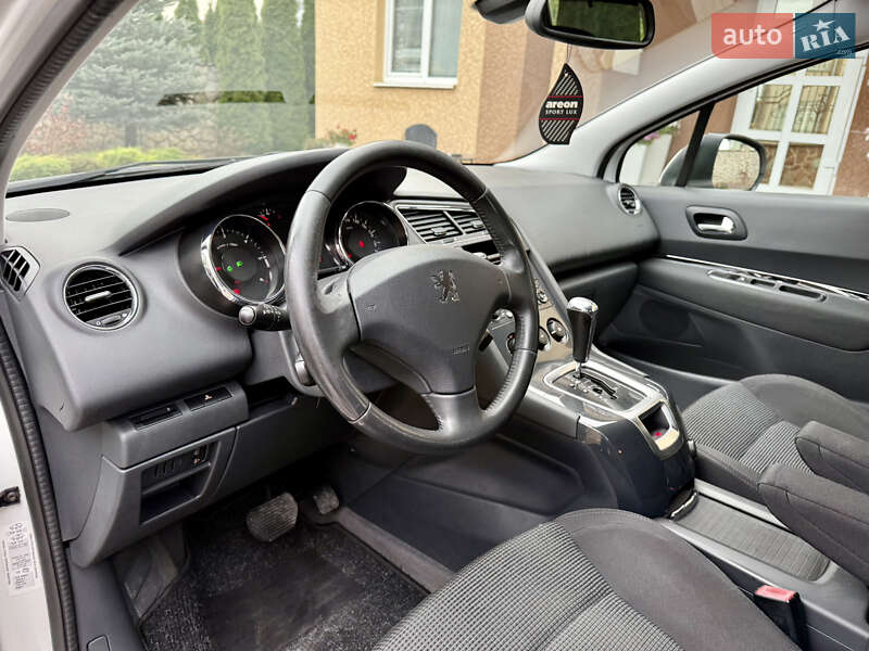 Микровэн Peugeot 5008 2012 в Тернополе