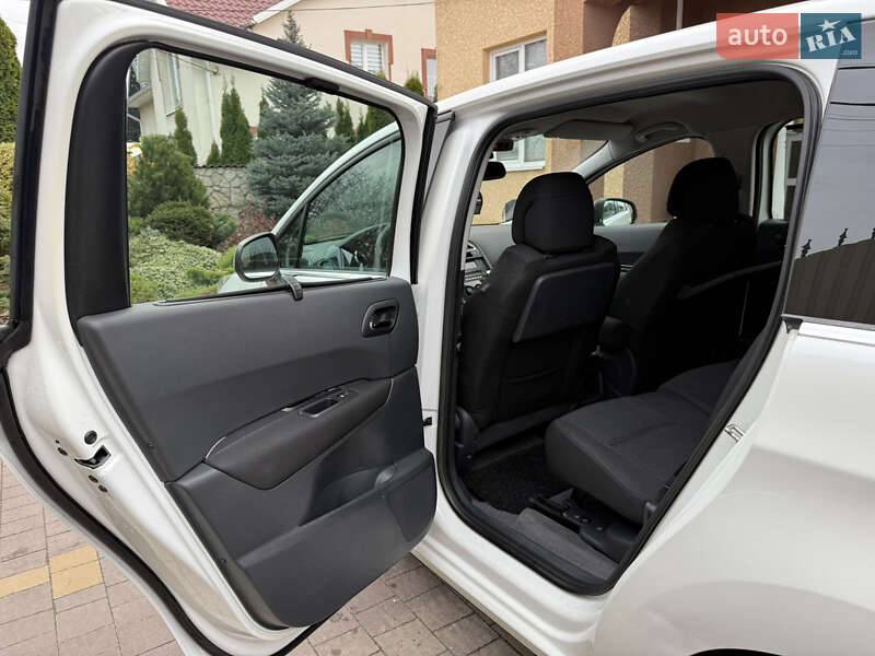 Микровэн Peugeot 5008 2012 в Тернополе