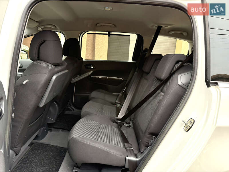 Микровэн Peugeot 5008 2012 в Тернополе