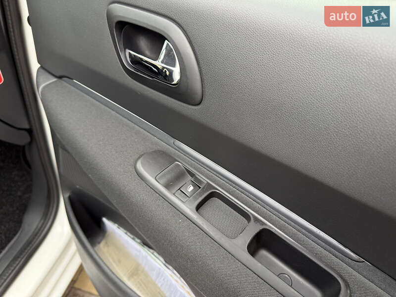 Микровэн Peugeot 5008 2012 в Тернополе