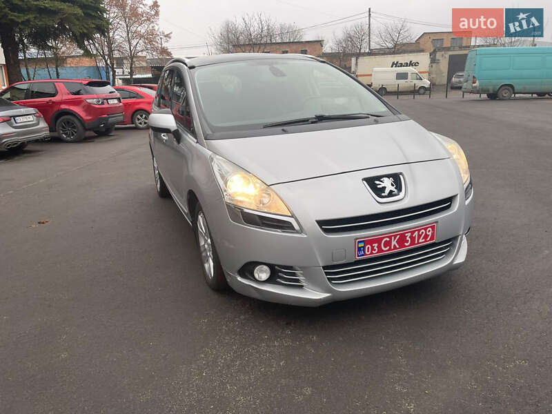 Микровэн Peugeot 5008 2011 в Ровно