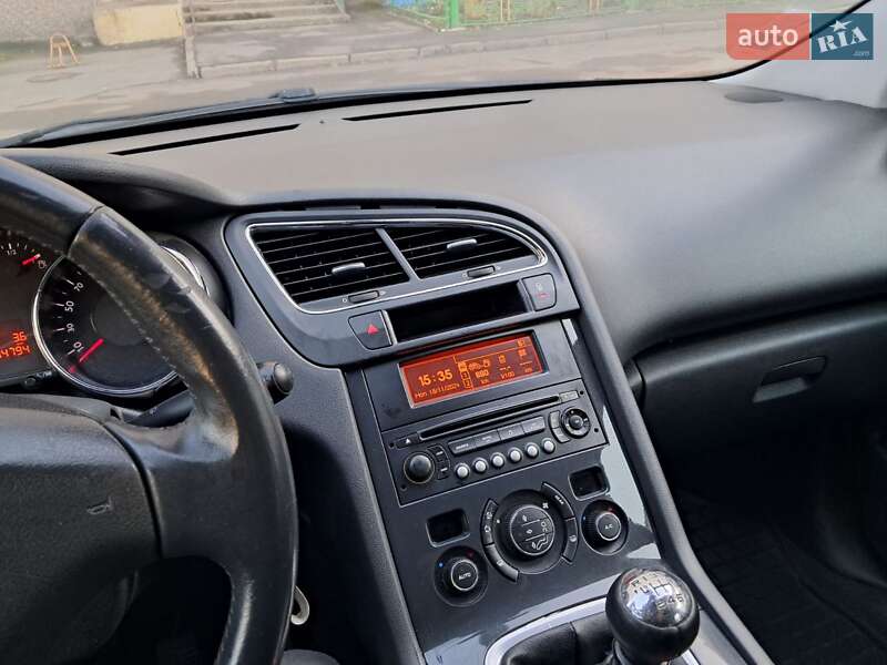 Микровэн Peugeot 5008 2010 в Виннице