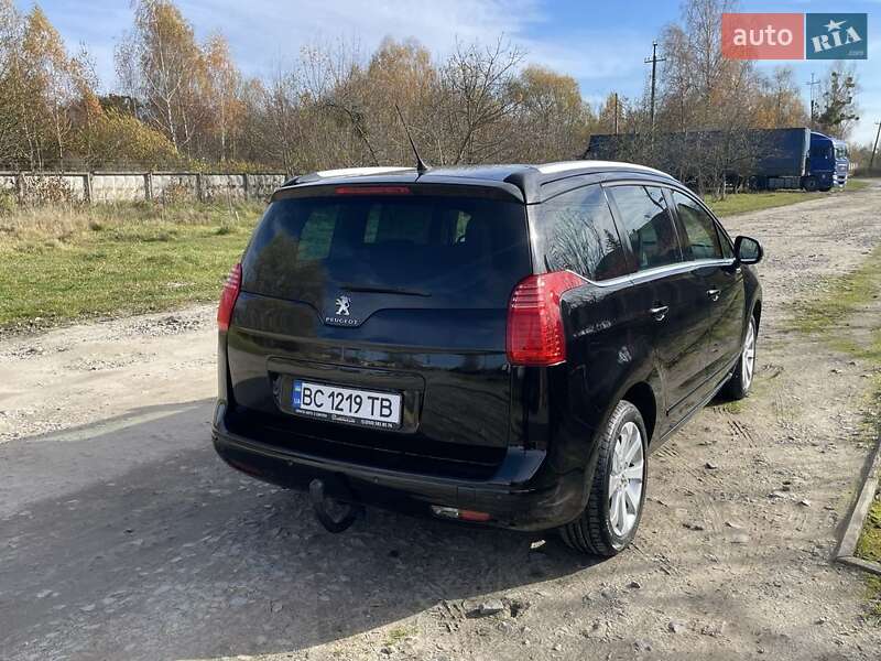 Микровэн Peugeot 5008 2015 в Львове