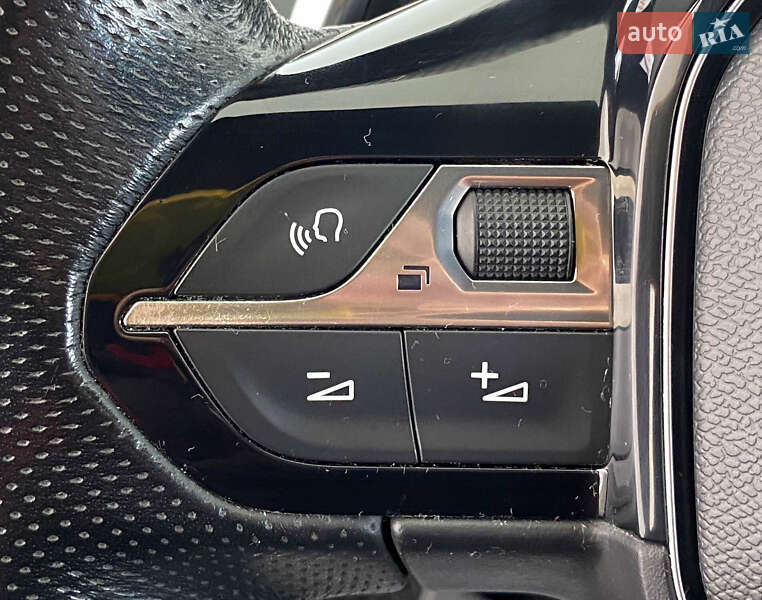 Позашляховик / Кросовер Peugeot 5008 2018 в Львові фото 15 Позашляховик / Кросовер Peugeot 5008 2018 в Львові