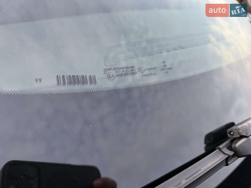 Внедорожник / Кроссовер Peugeot 5008 2017 в Киеве