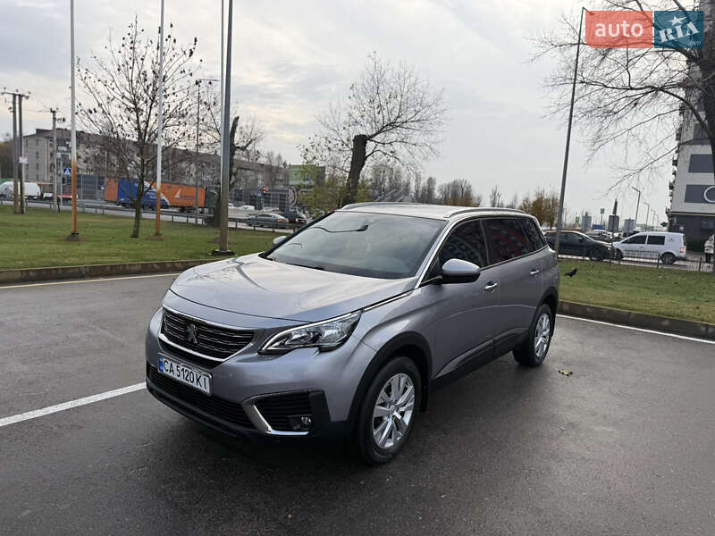 Внедорожник / Кроссовер Peugeot 5008 2017 в Киеве