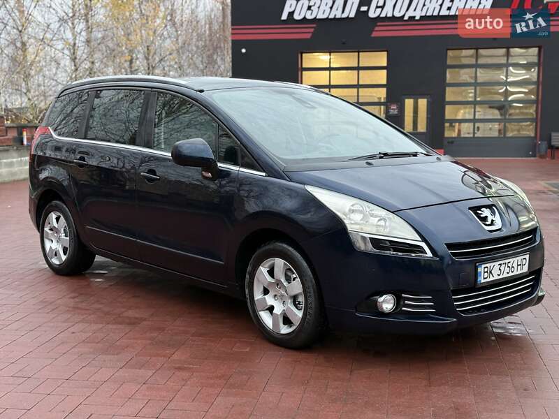 Мікровен Peugeot 5008 2011 в Рівному