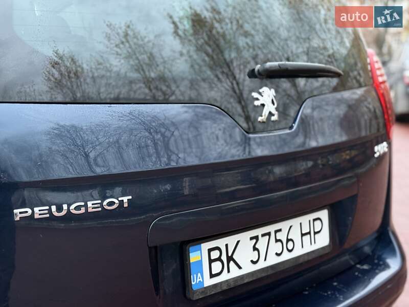 Мікровен Peugeot 5008 2011 в Рівному