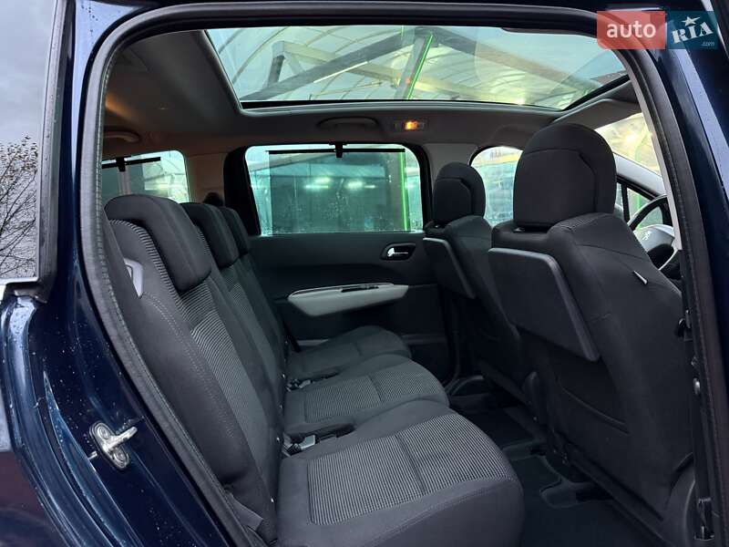 Мікровен Peugeot 5008 2011 в Рівному