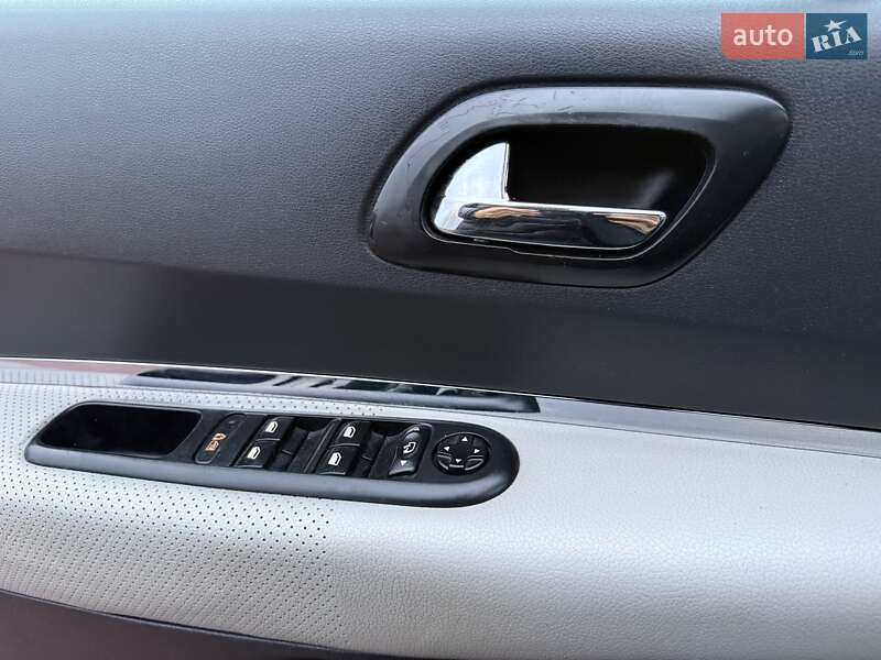 Мікровен Peugeot 5008 2011 в Рівному