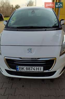 Мікровен Peugeot 5008 2016 в Дубні