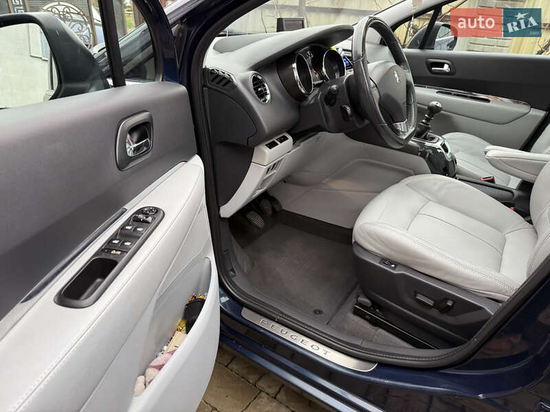 Микровэн Peugeot 5008 2009 в Трускавце