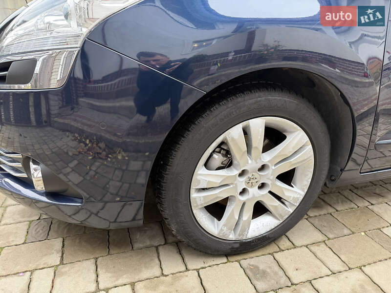Микровэн Peugeot 5008 2009 в Трускавце