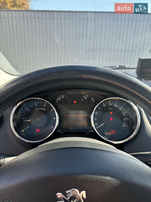 Микровэн Peugeot 5008 2010 в Черновцах фото 6 Микровэн Peugeot 5008 2010 в Черновцах