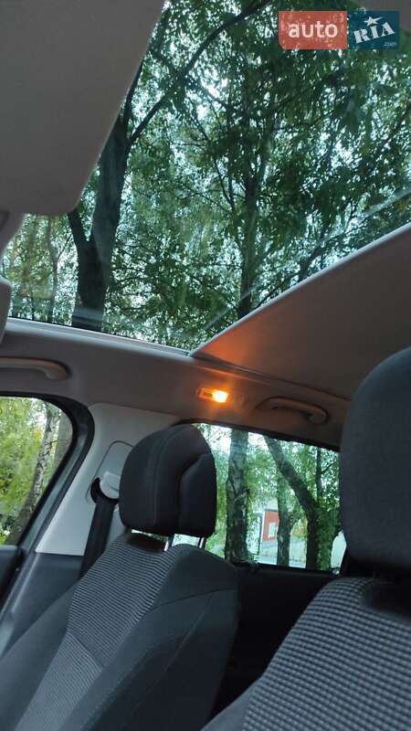 Микровэн Peugeot 5008 2009 в Радивилове