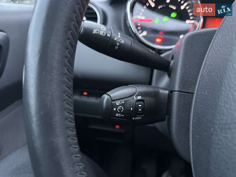 Микровэн Peugeot 5008 2011 в Ровно