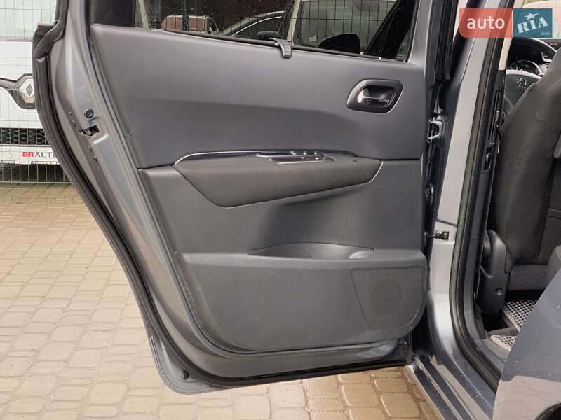 Мікровен Peugeot 5008 2011 в Бердичеві