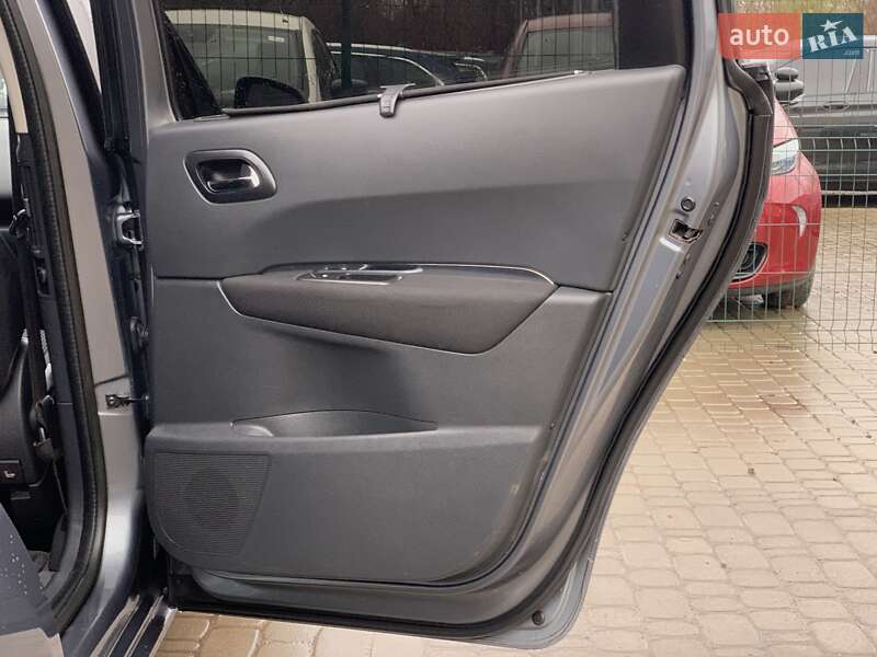 Мікровен Peugeot 5008 2011 в Бердичеві