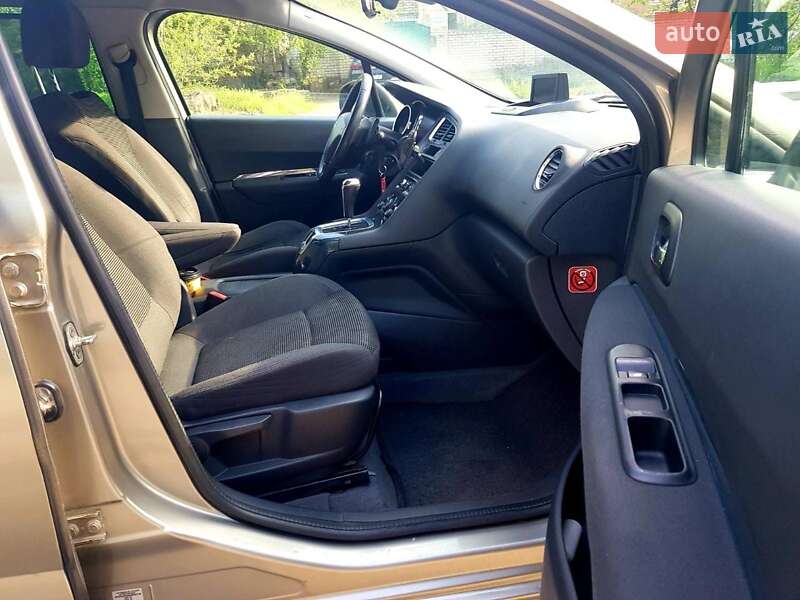 Микровэн Peugeot 5008 2014 в Николаеве