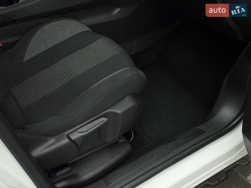 Внедорожник / Кроссовер Peugeot 5008 2020 в Тернополе фото 61 Внедорожник / Кроссовер Peugeot 5008 2020 в Тернополе